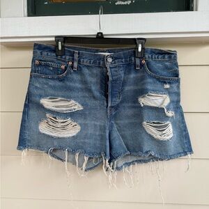 Levi’s wedgie Distressed Denim Women Shorts